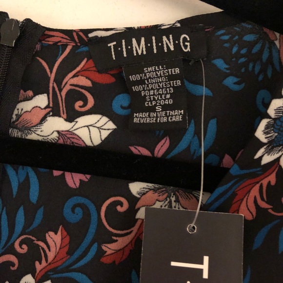 Timing long sleeve floral Bell romper size small - Picture 5 of 5